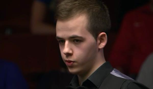 两名主力复 两名主力复